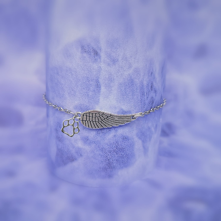 Stříbrný pamětní náramek s andělskými křídly a otiskem tlapky | Ručně vyrobeno