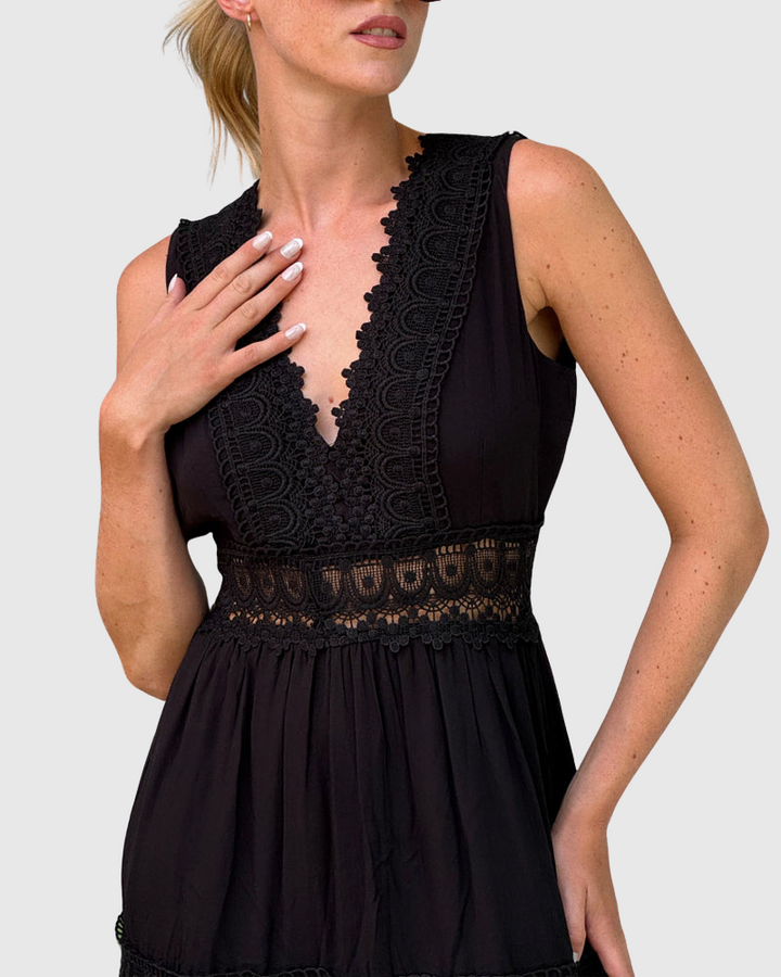 Ninfea | Bezrukávové midi šaty v boho stylu s krajkovými detaily