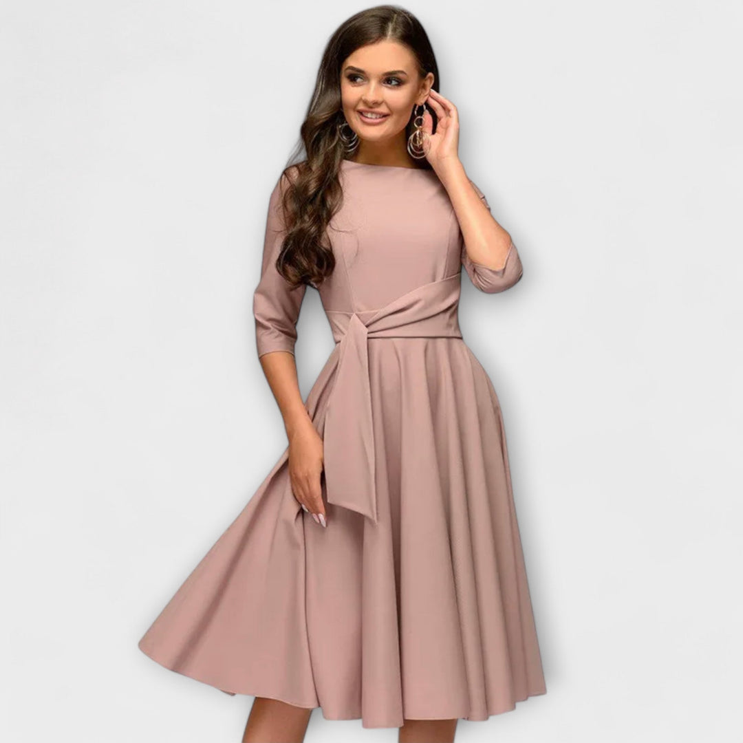 Milena | Elegantní šaty typu swing s páskem