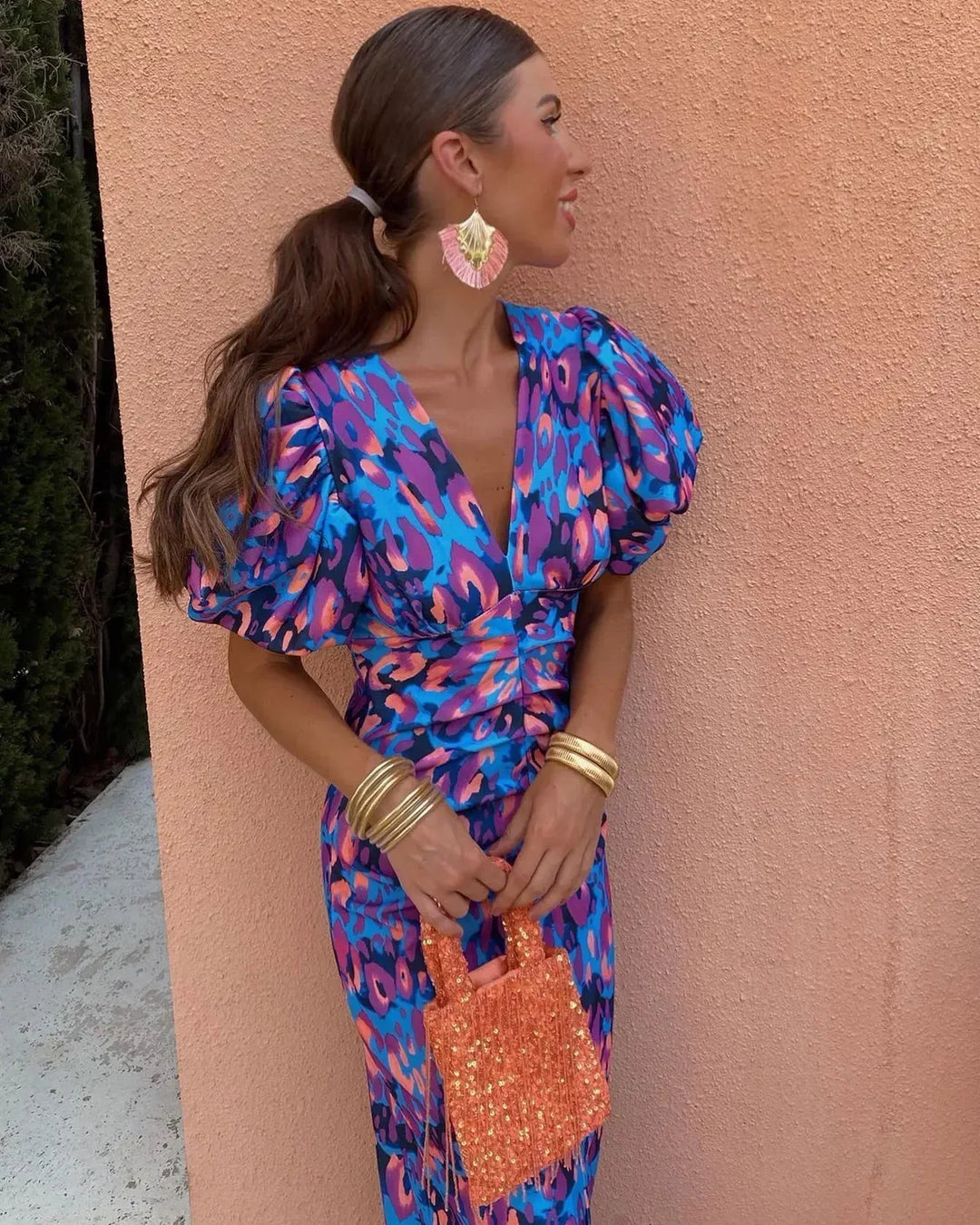 SIMONA | Elegantní šaty s výstřihem do V a nabíranými rukávy