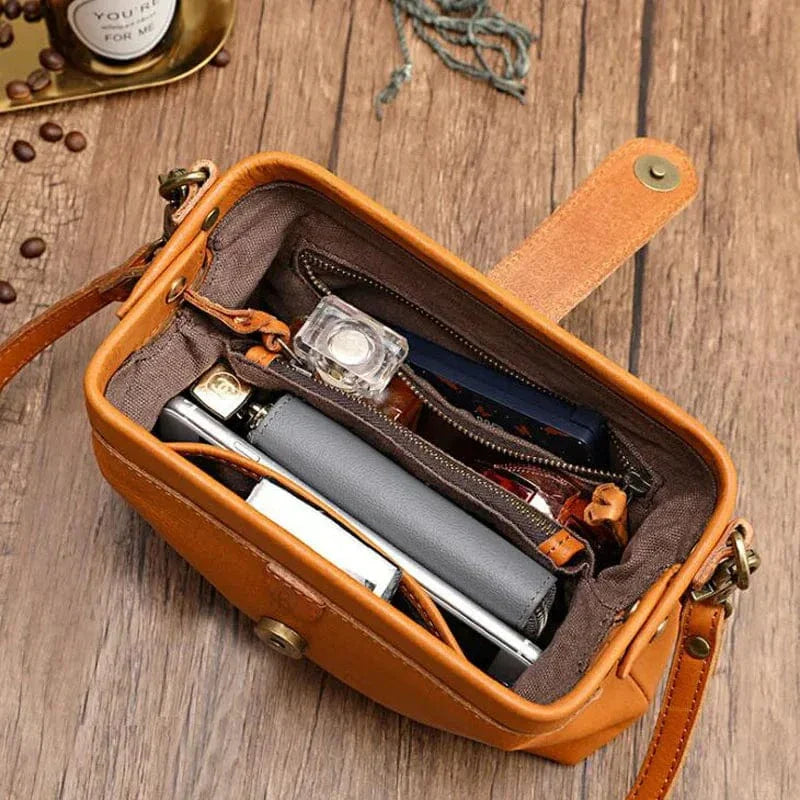 Ivy - Mini kožená crossbody taška